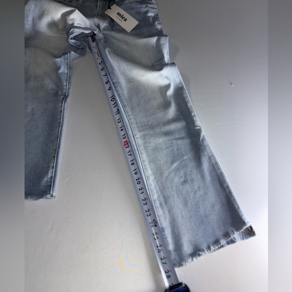 Womans Mica High Rise Straight Size 30 Cropped Blue Jeans NWT - Picture 2 of 9